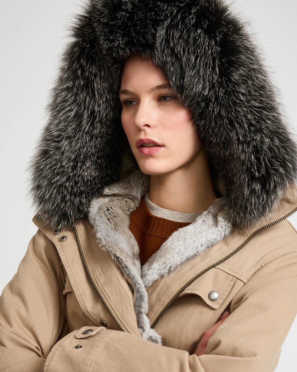 YVES SALOMON SHORT LIGHT BEIGE PARKA