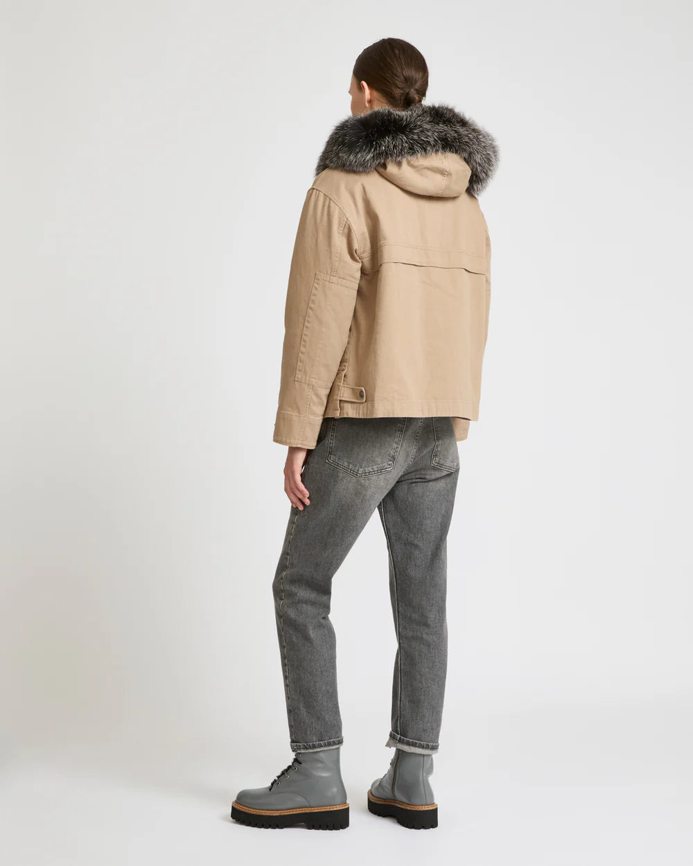YVES SALOMON SHORT LIGHT BEIGE PARKA