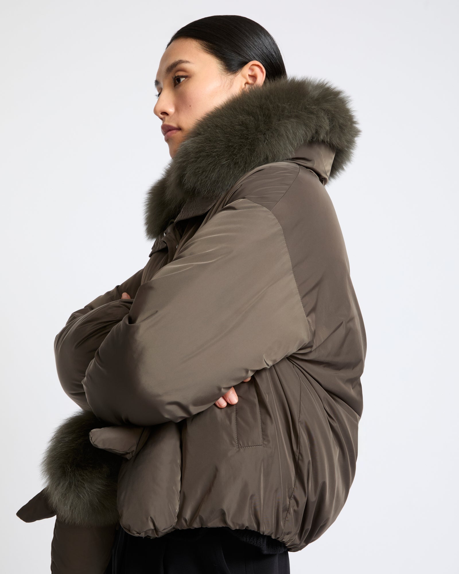 YVES SALOMON SHORT TECHNICAL DOWN COAT FOX FUR COLLAR
