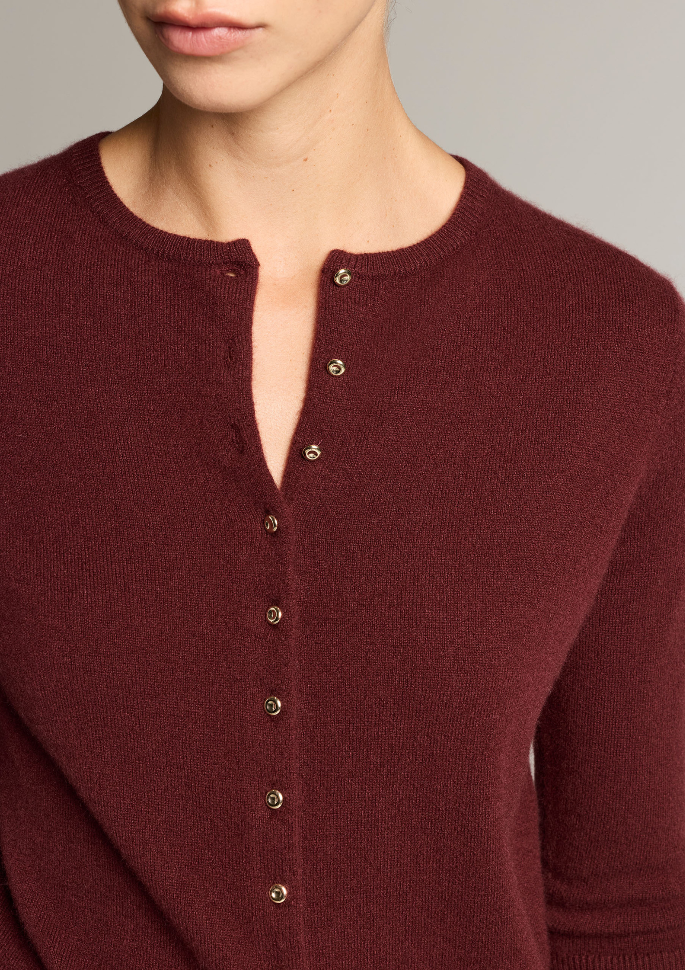 VINCE METAL BUTTON CARDIGAN BLACK ROSE