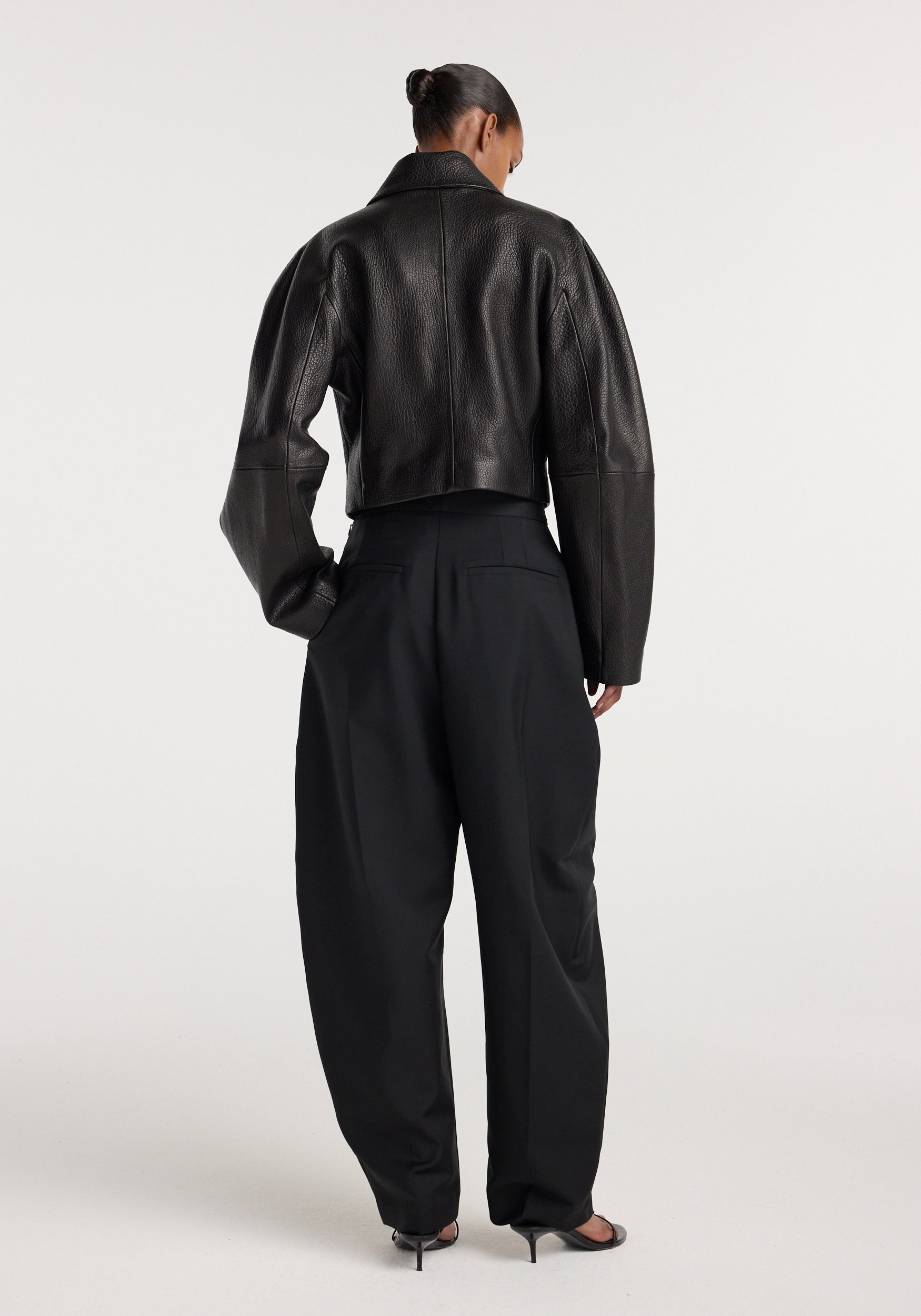 RÓHE CROPPED GRAIN LEATHER JACKET