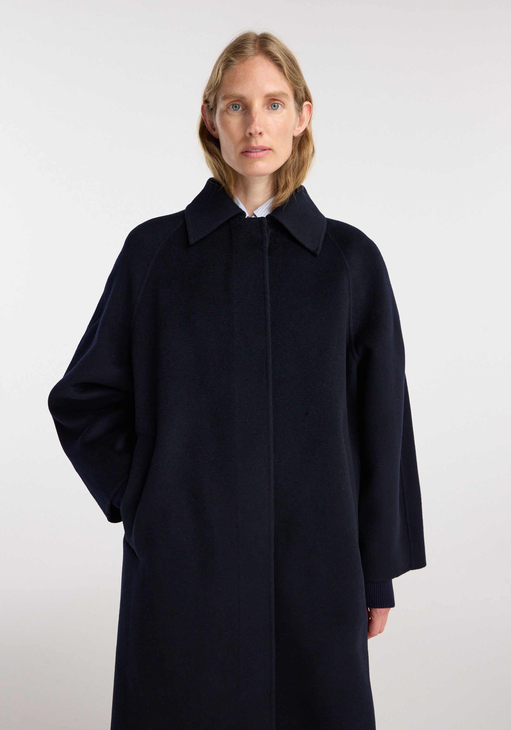 ROHE DOUBLE-FACED WOOL PADDED COAT
