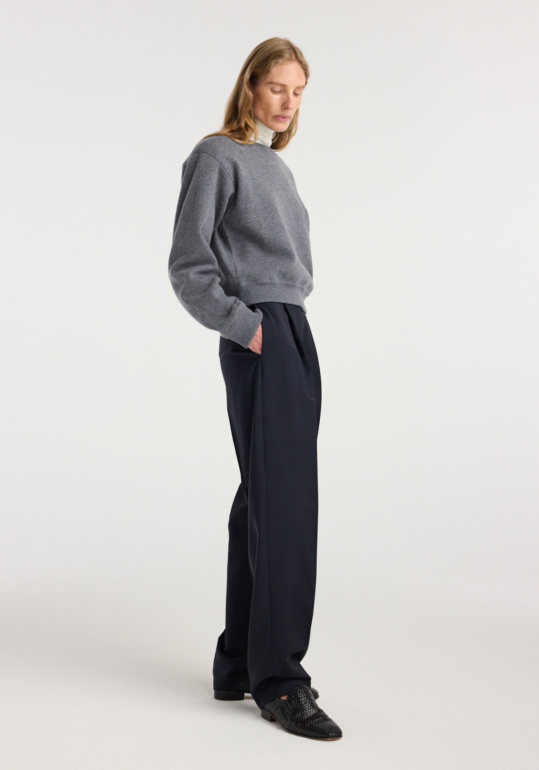 RÓHE STATEMENT SHOULDER SWEATER