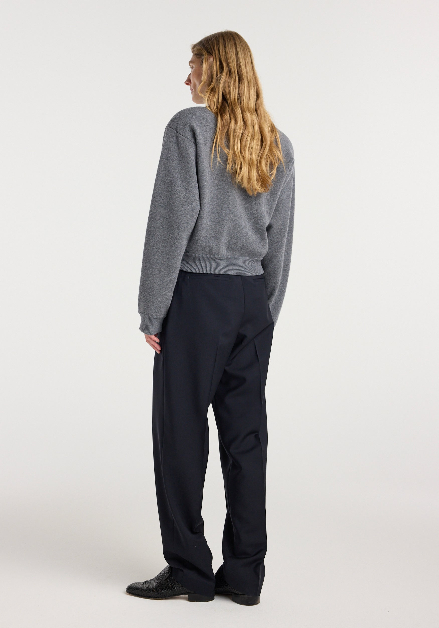 RÓHE STATEMENT SHOULDER SWEATER