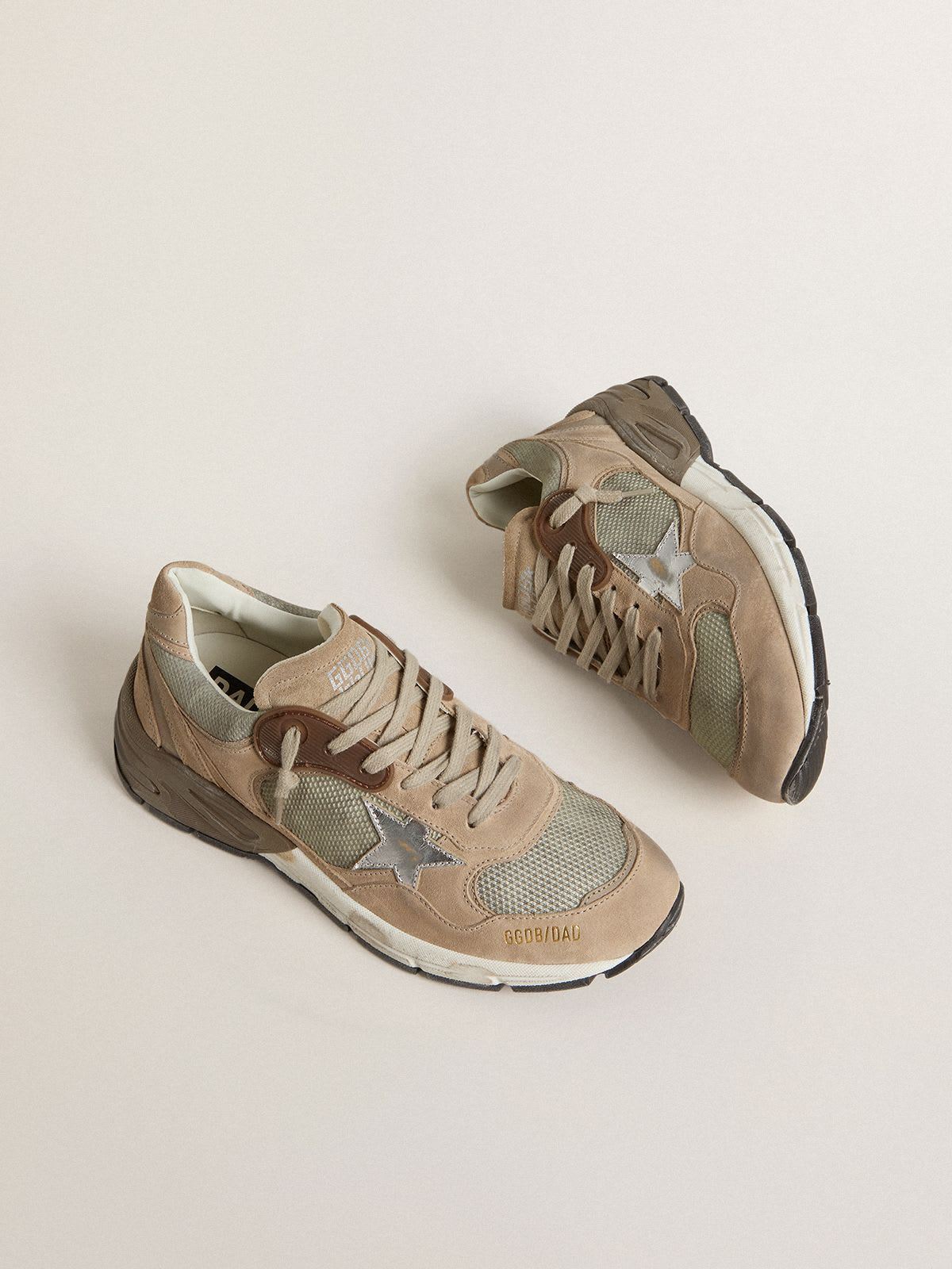 GOLDEN GOOSE RUNNING DAD BEIGE SILVER