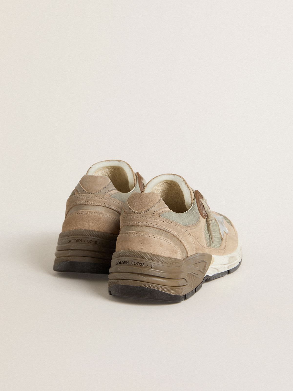 GOLDEN GOOSE RUNNING DAD BEIGE SILVER