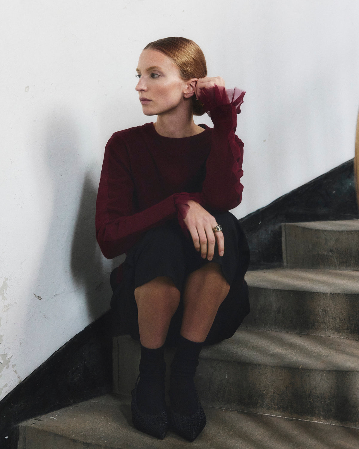 SPHERE ONE RUFFLECUFF SWEATER DRAMA/RUBY