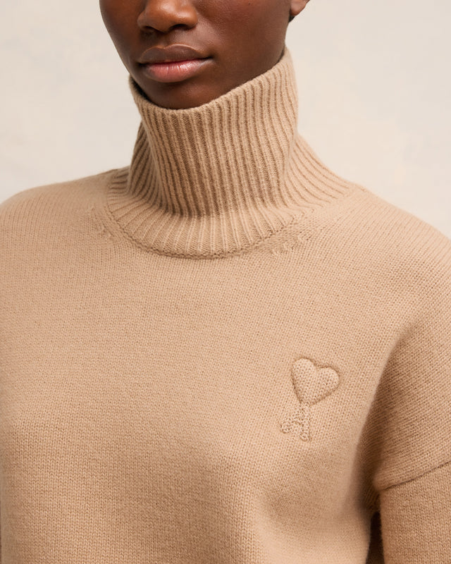 AMI PARIS EMBOSSED AMI DE COEUR KNIT SWEATER NUDE