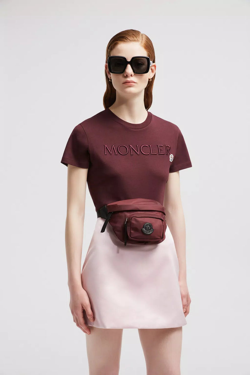 MONCLER BURGUNDY EMBROIDERED LOGO T-SHIRT